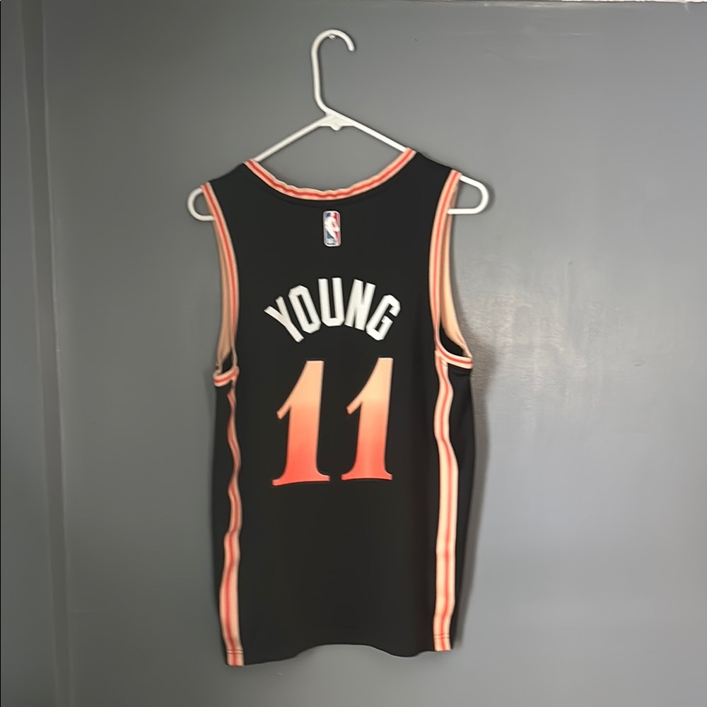 Fanatics Mens 22/23 Hawks City Trae Young Jersey